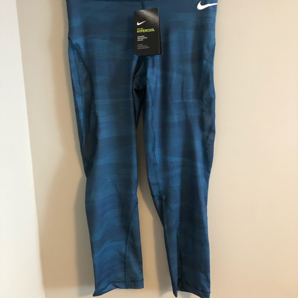 NEW Nike Pro Hypercool cropped workout pants